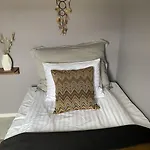 Hotel 8 Seasons 2*