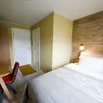 Hotel 8 Seasons