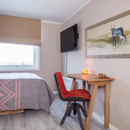 8 Seasons Varangerbotn