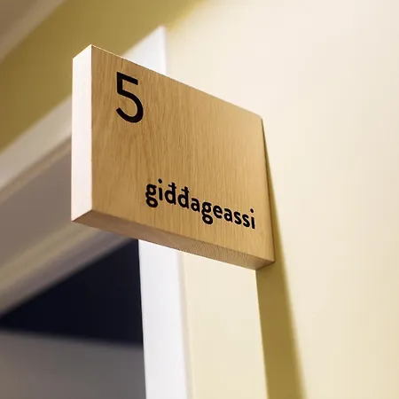 8 Seasons Hotel 2*