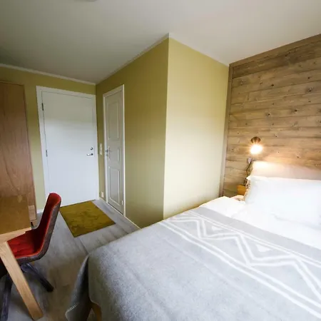 Hotel 8 Seasons