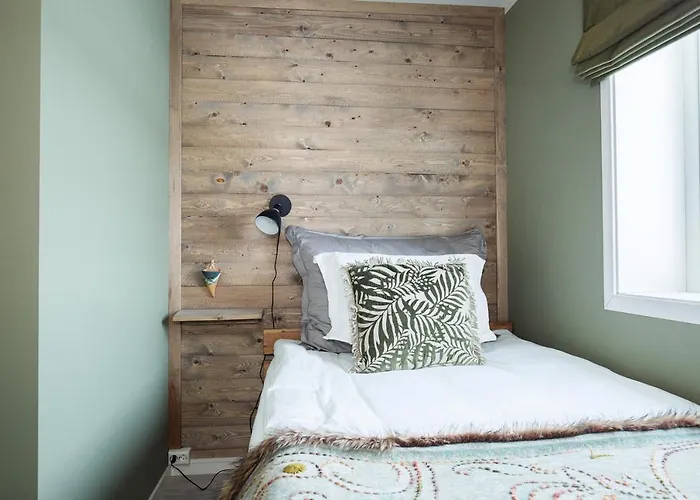 8 Seasons Varangerbotn